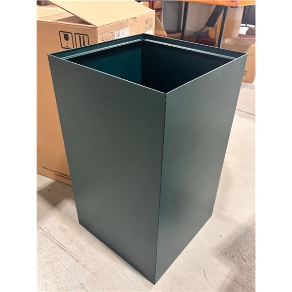 SAFCO RECYCLING CONTAINER BASE 15.5x15.5x26" GREEN