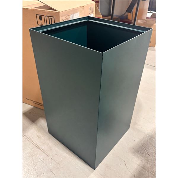 SAFCO RECYCLING CONTAINER BASE 15.5x15.5x26" GREEN