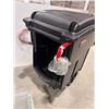 Image 2 : RUBBERMAID MEGA BRUTE WITH LID (REAR DOOR NOT INCLUDED)