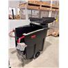 Image 4 : RUBBERMAID MEGA BRUTE WITH LID (REAR DOOR NOT INCLUDED)