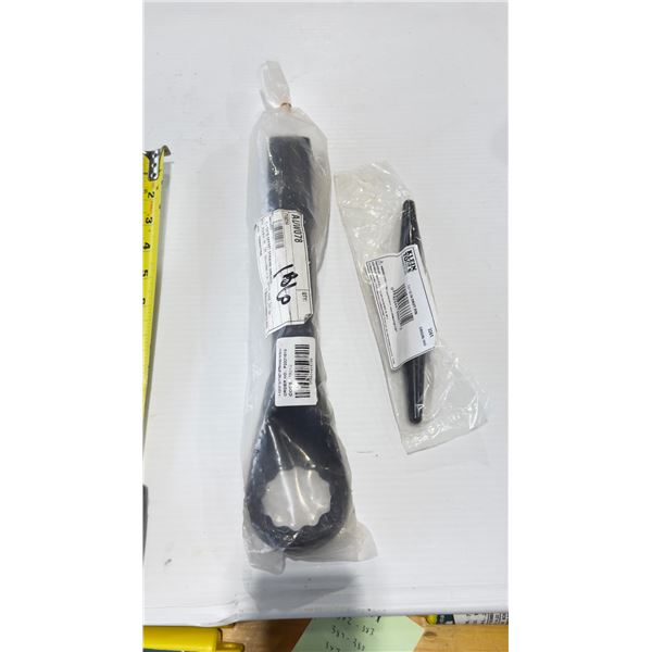 LOT: 13/16" STRIKING WRENCH & 13/16" STRIKING PIN