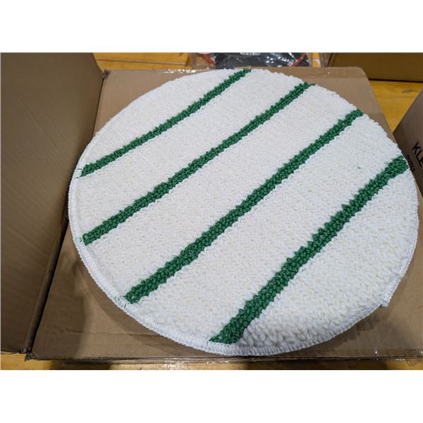 RUBBERMAID 19" LOW PROFILE BONNET W/GREEN SCRUB STRIPS WHITE