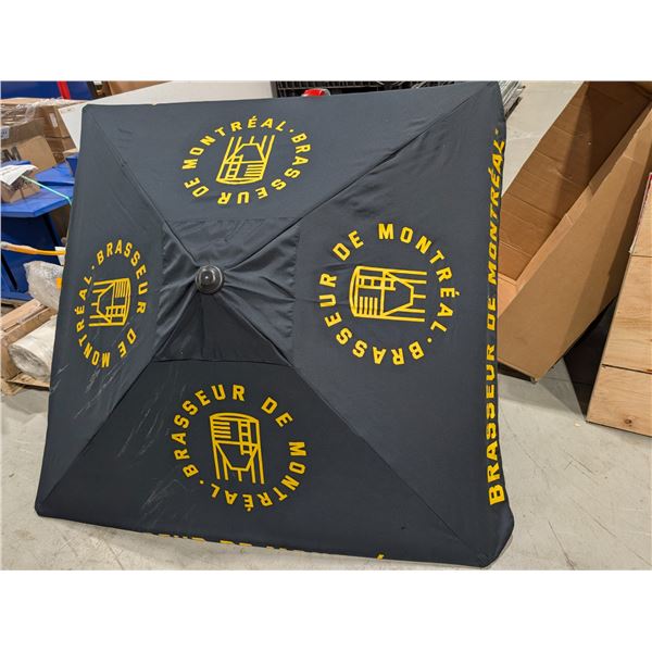 "BRASSEUR DE MONTREAL" PATIO UMBRELLA