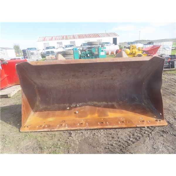 Craig 9' Loader Bucket – Approx. 3-1/2 Yard with Quik Key Attach