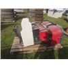 Image 3 : Boss TGS800 Sand/Salt Spreader – 12V