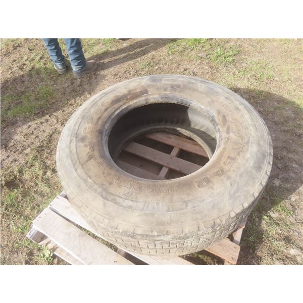 Goodyear 385/65R22.5 Tire