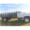 Image 13 : 1989 Ford F800 Dually with 16' Flat Deck and Stake Sides – 429 Gas, 5-Speed × 2