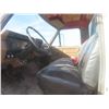 Image 20 : 1989 Ford F800 Dually with 16' Flat Deck and Stake Sides – 429 Gas, 5-Speed × 2