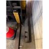 Image 15 : Caterpillar NRR30 Electric Stand-Up Forklift, 3k Capacity (Needs Repair)