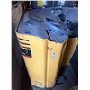 Image 8 : Caterpillar NRR30 Electric Stand-Up Forklift, 3k Capacity (Needs Repair)