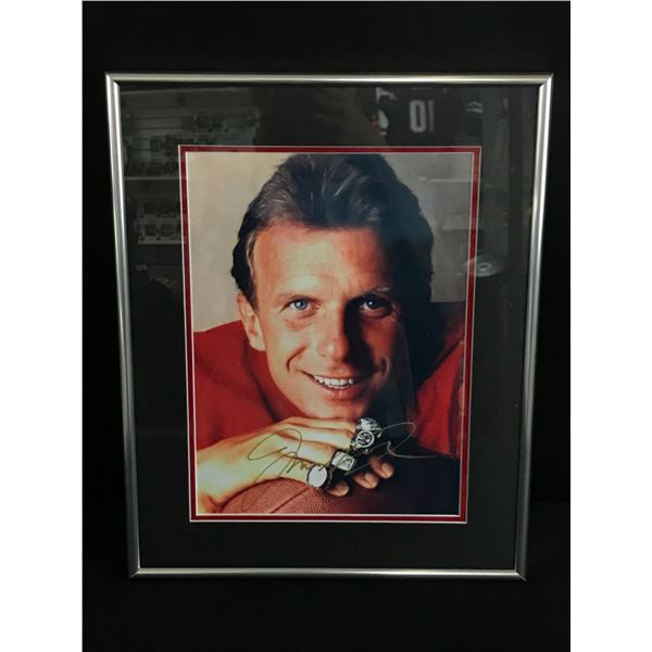 JOE MONTANA SIGNED AND FRAMED 8X10 - REAL AUTHENTIC COA