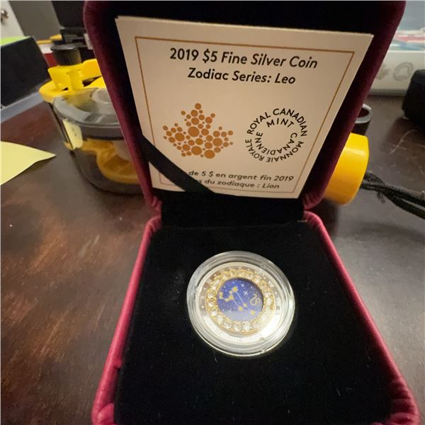 2019 $5 Fine Silver Coin Zodiac Series Leo Royal Canadian Mint 27mm 7.96g