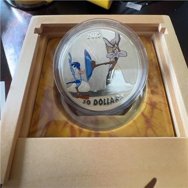2015 Looney Tunes $30 Silver Coin Wile E. Coyote & Road Runner in ACME Wood Box
