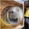 Image 3 : 2015 Looney Tunes $30 Silver Coin Wile E. Coyote & Road Runner in ACME Wood Box