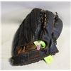Image 1 : VINTAGE BALL GLOVE - BLACK