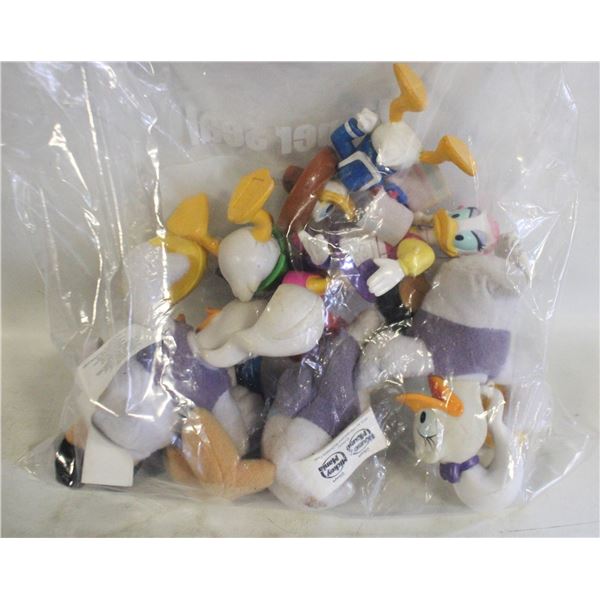 7 VINTAGE DONALD + DAISY DUCKS PVC + PLUSH IN