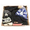 Image 1 : FLAT WITH 10 WINTER TOQUES INCL. THE SAINTS,