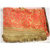 Image 1 : VINTAGE TWIN RED AND GOLD BED COVER