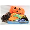 Image 1 : 7 DOG HALLOWEEN COSTUMES, ASSORTED SIZES