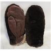 Image 1 : LADIES SMALL VINTAGE FUR MITTENS
