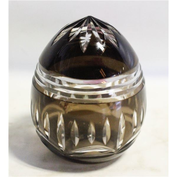 CUT TO CLEAR GLASS EGG