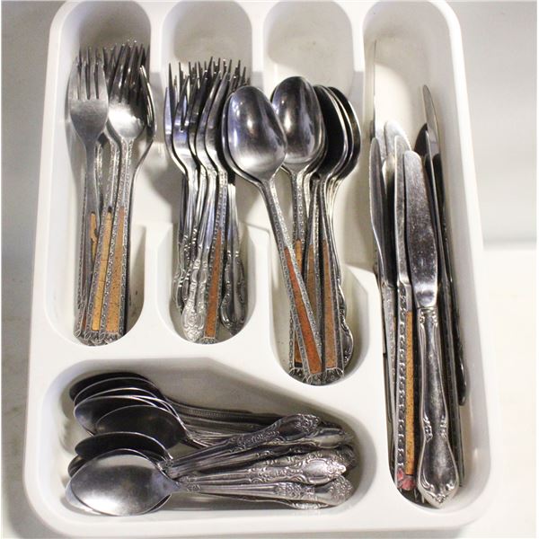 72 SILVERWARE & SILVERWARE CONTAINER