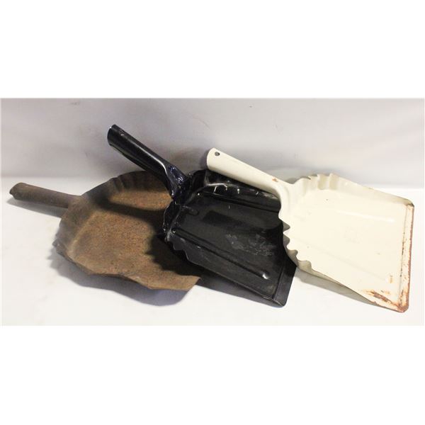 3 VINTAGE METAL BROOM DUST-PANS