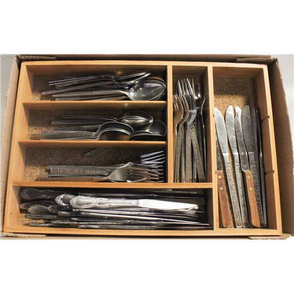 82 SILVERWARE & BAMBOO WOOD SILVERWARE CONTAINER