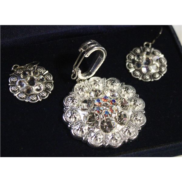 MONTANA SILVERSMITHS GUNMETAL & CRYSTAL
