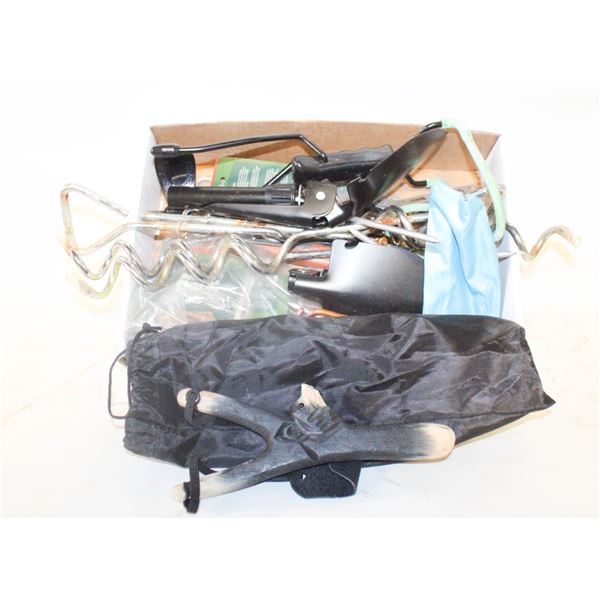 FLAT OF VINTAGE OUTDOOR/CAMPING ITEMS