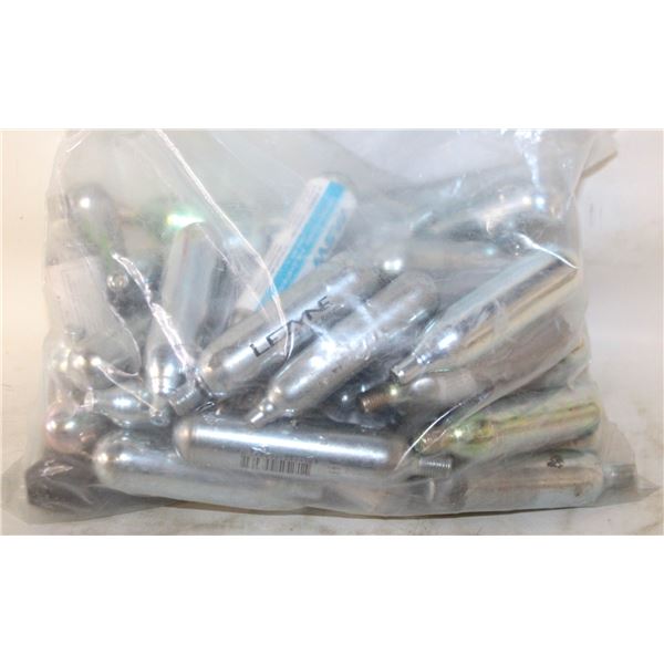 BAG OF COMPRESSED AIR CYLINDERS