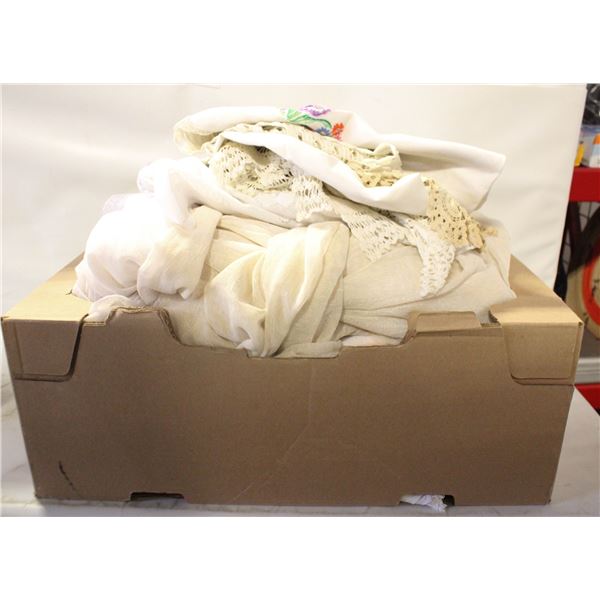 LRG LOT OF VINTAGE LINENS/TABLECLOTHS - SOME LACE