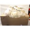 Image 1 : LRG LOT OF VINTAGE LINENS/TABLECLOTHS - SOME LACE