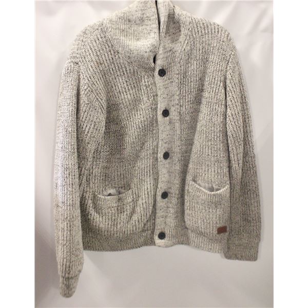 MENS L BUFFALO DAVID BUITTON SWEATER