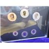 Image 3 : 2013 specimen set w/special $2.00 coin