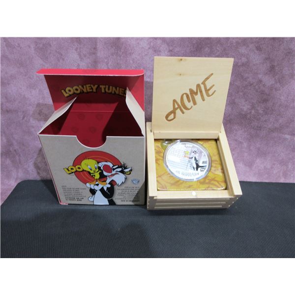 2015 - $30, 99.99% silver coin Looney Tunes Sylvester the Cat vs Tweety Bird