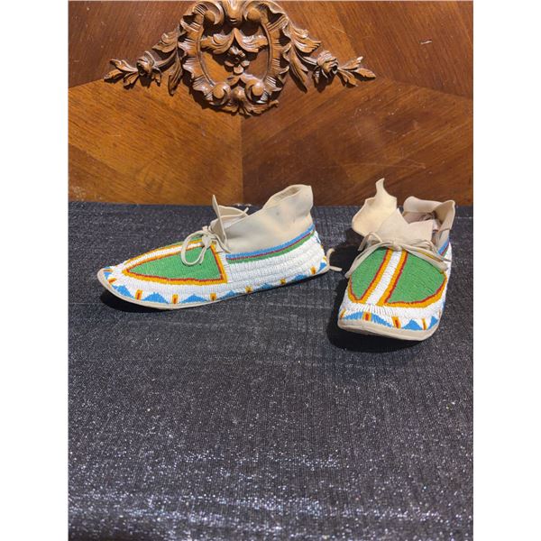 Early Mid 20th century Hand-Beaded Plains Style Native American Moccasins, Leather Soles