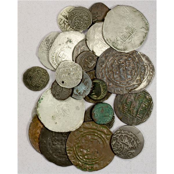 EARLY ISLAMIC: KHWARIZMSHAH: Muhammad, 1200-1220, LOT of 9 silver and 18 copper coins