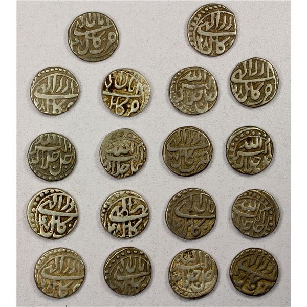 INDIA: MUGHAL: Akbar I, 1556-1605, LOT of 18 half rupees