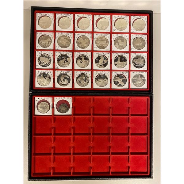 AMERICAS: LOT of 26 coins