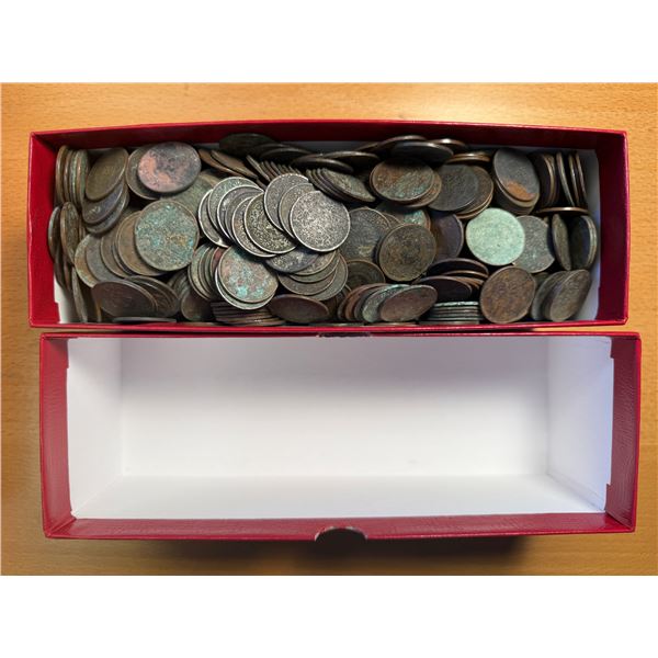 JAPAN: LOT of 932 coins