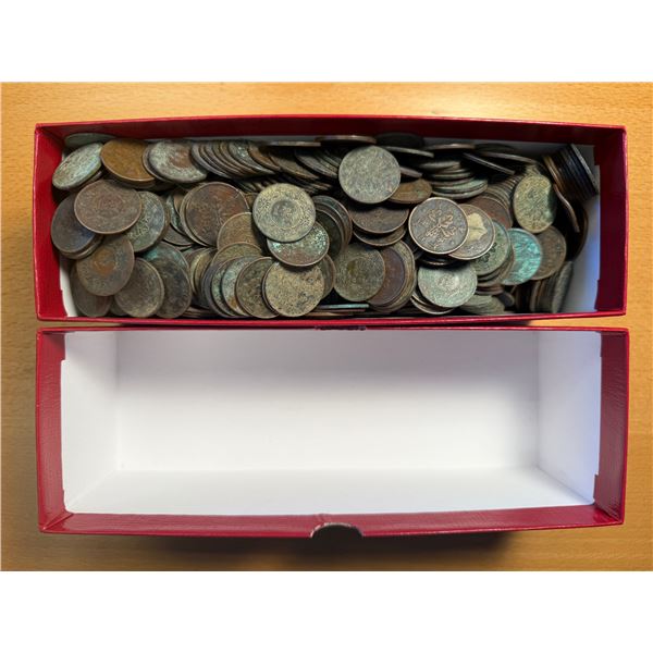 JAPAN: LOT of 920 coins