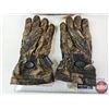 Image 10 : Flambeau Camo Hunting Bag, 2 Camo Caps & 2 Pairs of Hunting Gloves (Used)