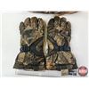 Image 9 : Flambeau Camo Hunting Bag, 2 Camo Caps & 2 Pairs of Hunting Gloves (Used)