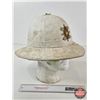 Image 2 : White Pith Helmet : c/w 42 Badge