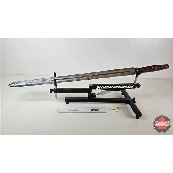 Damascus Pattern Sword : Wood Handle (Consignor Tag: 31 Inch Blade)