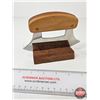 Image 3 : Alaska Highway Ulu Knife : c/w Wooden Stand