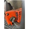 Image 9 : Husqvarna 40 Chainsaw Gas Powered