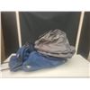 Image 4 : Grey Soft-Sided Rolling Travel Bag With Four Wheels and Zip Closure