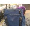 Image 8 : Grey Soft-Sided Rolling Travel Bag With Four Wheels and Zip Closure